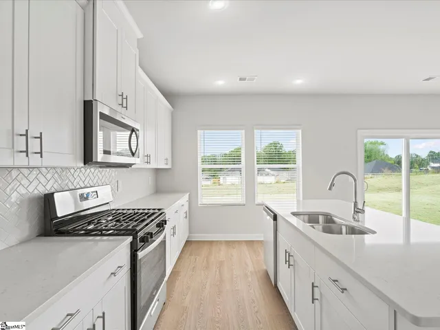 $337,900 | 180 Lavinia Circle, Duncan, SC 29334