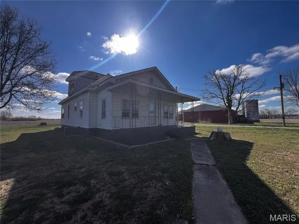 $245,000 | 20040 Boulder Road, Carlyle, IL 62231