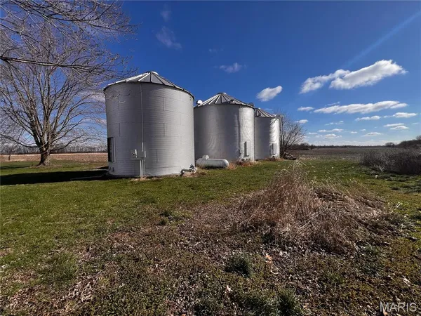 $245,000 | 20040 Boulder Road, Carlyle, IL 62231