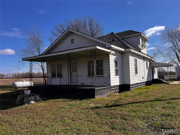 $245,000 | 20040 Boulder Road, Carlyle, IL 62231