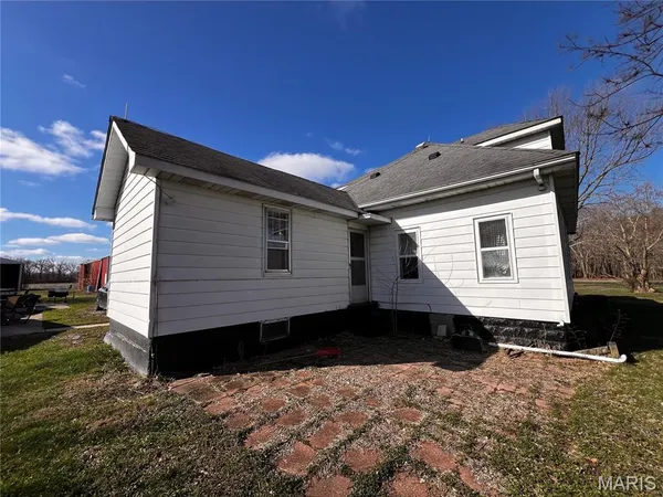 $245,000 | 20040 Boulder Road, Carlyle, IL 62231