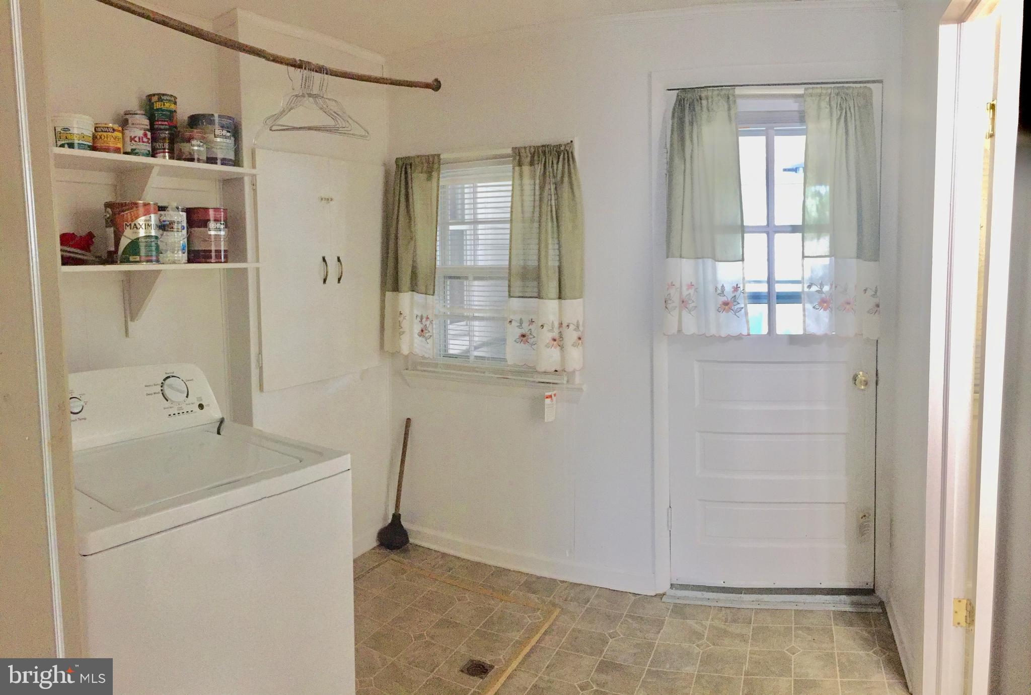 105 Rice Street Berryville, VA 22611 - Photo 20 of 24 Laundry room