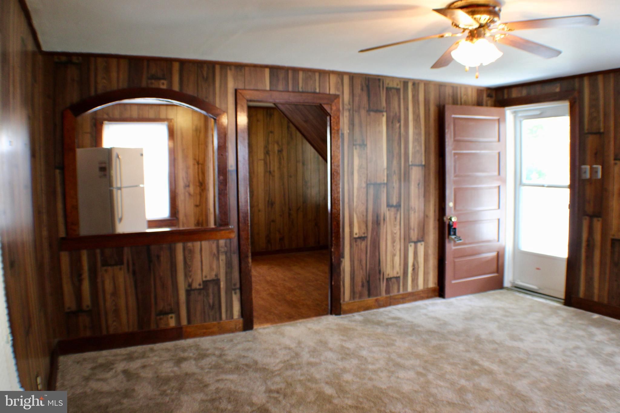 105 Rice Street Berryville, VA 22611 - Photo 7 of 24 Living Room
