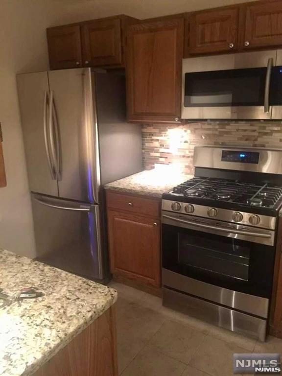 747 Pepperidge Road Mahwah, NJ 07430 - Photo 3 of 10