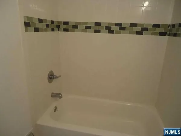 $2,000 | 747 Pepperidge Road, Mahwah, NJ 07430