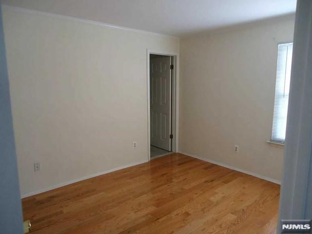 747 Pepperidge Road Mahwah, NJ 07430 - Photo 9 of 10