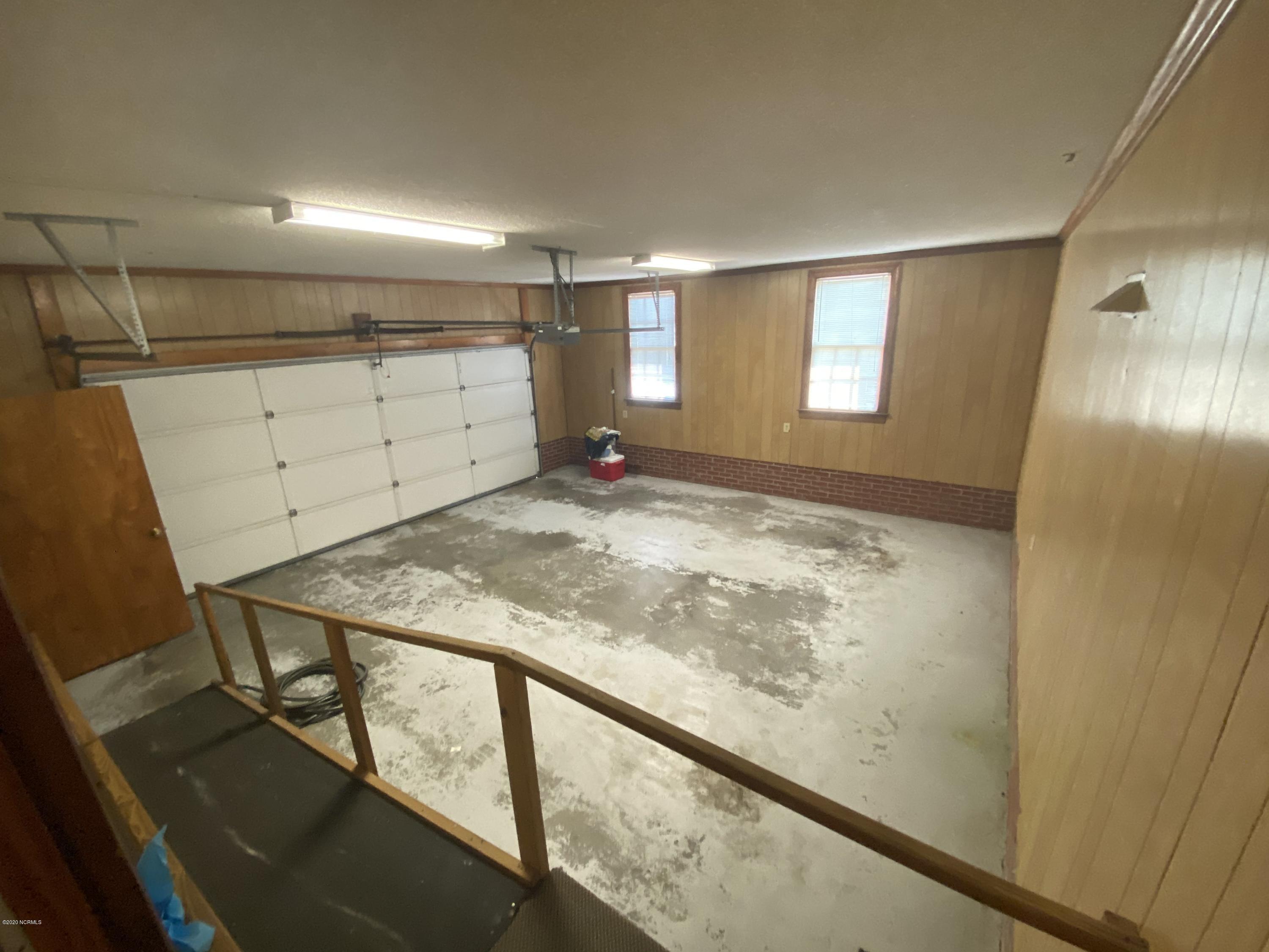 2714 Fairfax Road Kinston, NC 28504 - Photo 13 of 21 Garage`