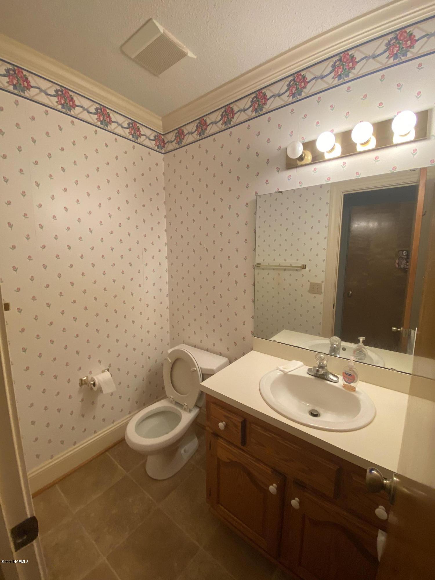 2714 Fairfax Road Kinston, NC 28504 - Photo 15 of 21 Half Bath