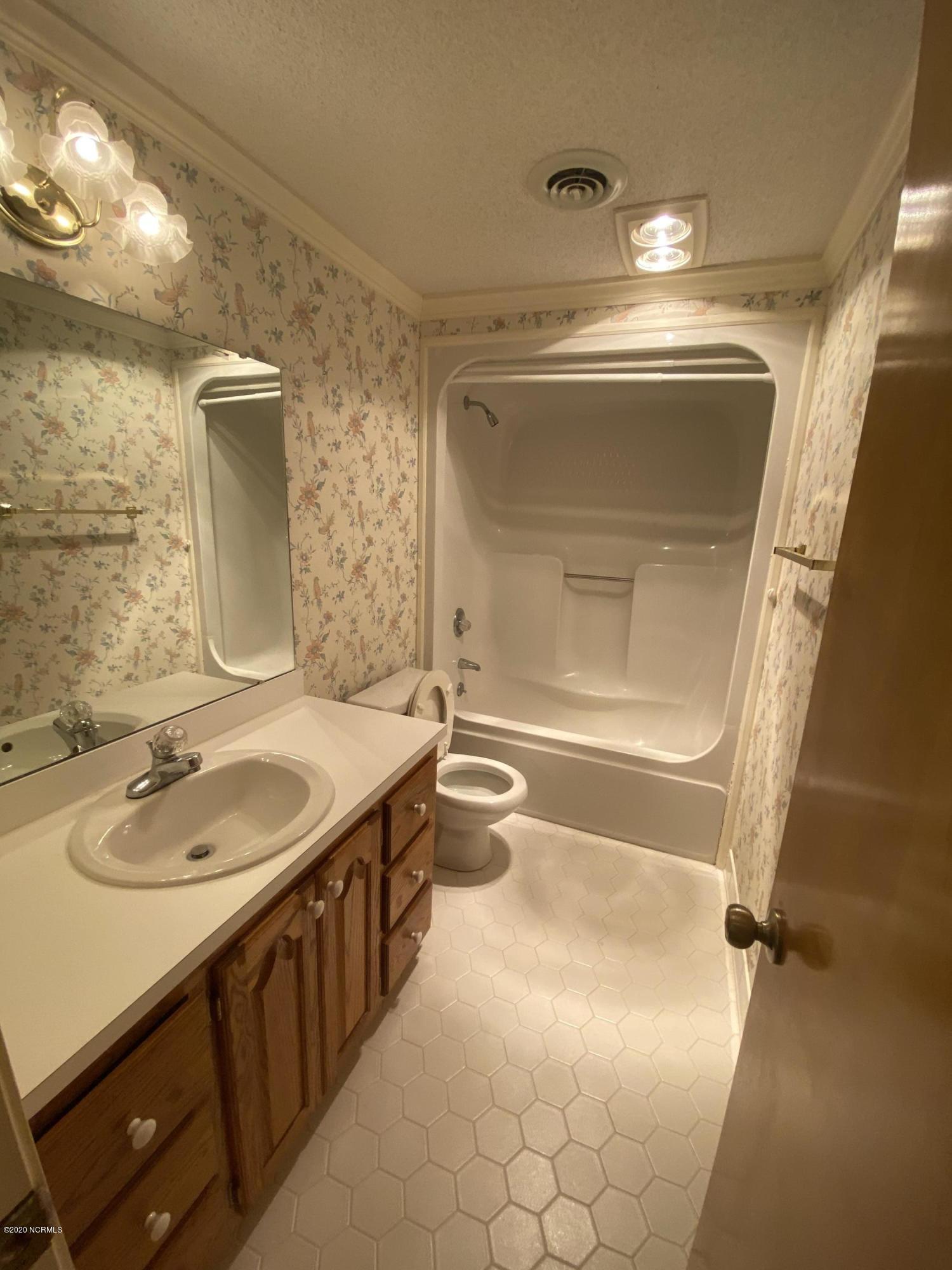2714 Fairfax Road Kinston, NC 28504 - Photo 20 of 21 Upstairs Bath