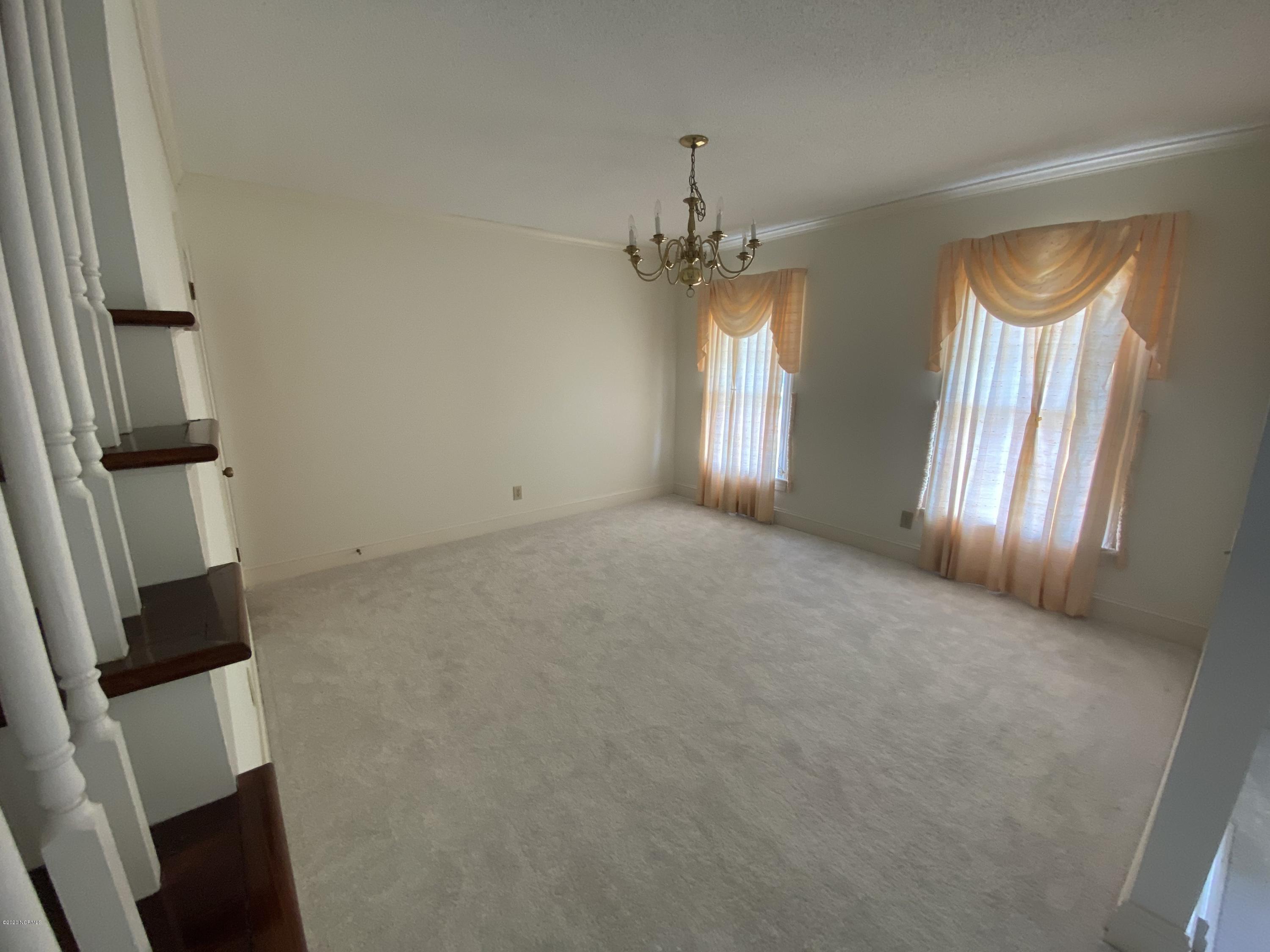 2714 Fairfax Road Kinston, NC 28504 - Photo 4 of 21 Dining Room