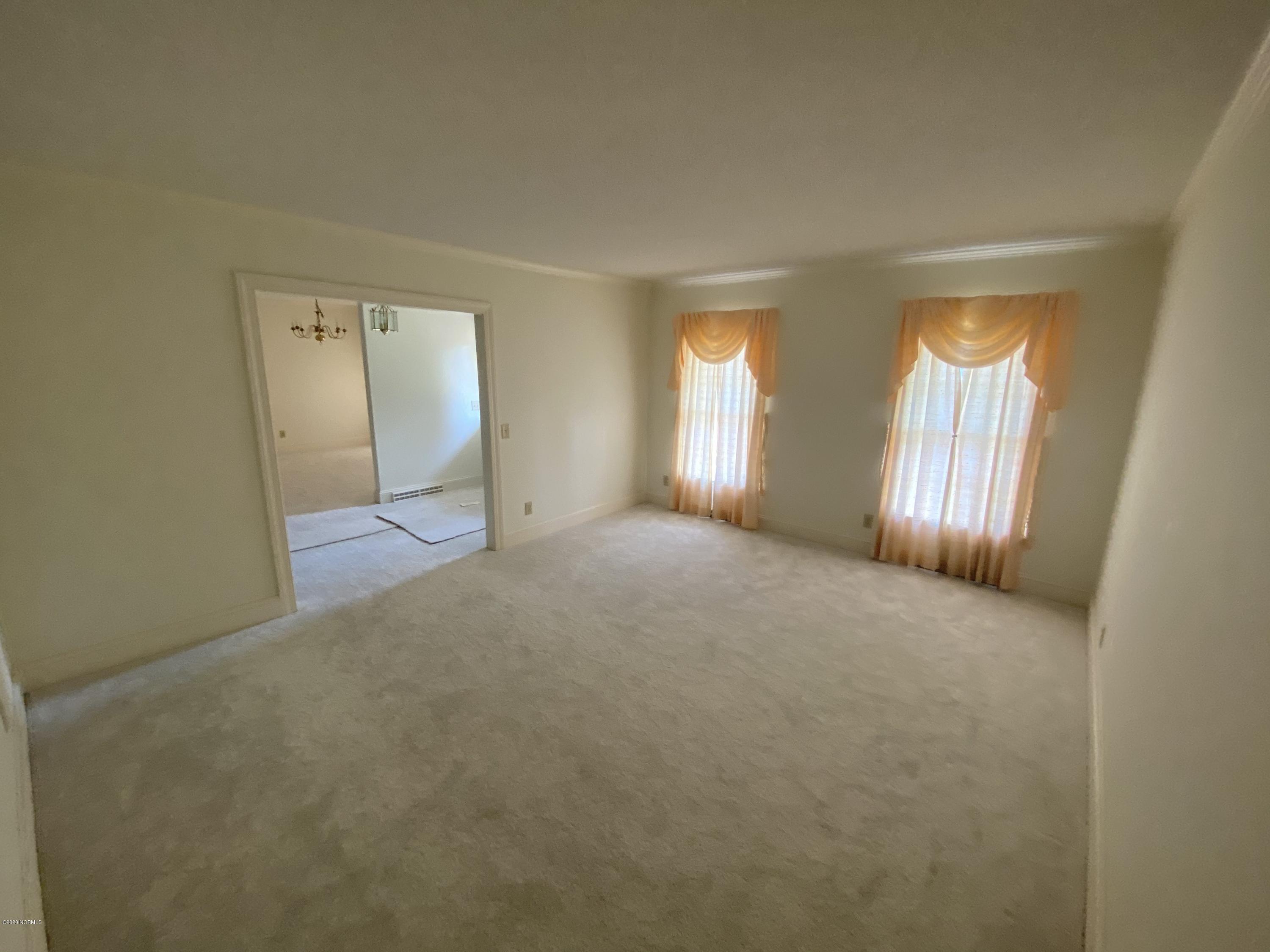 2714 Fairfax Road Kinston, NC 28504 - Photo 5 of 21 Sitting Room