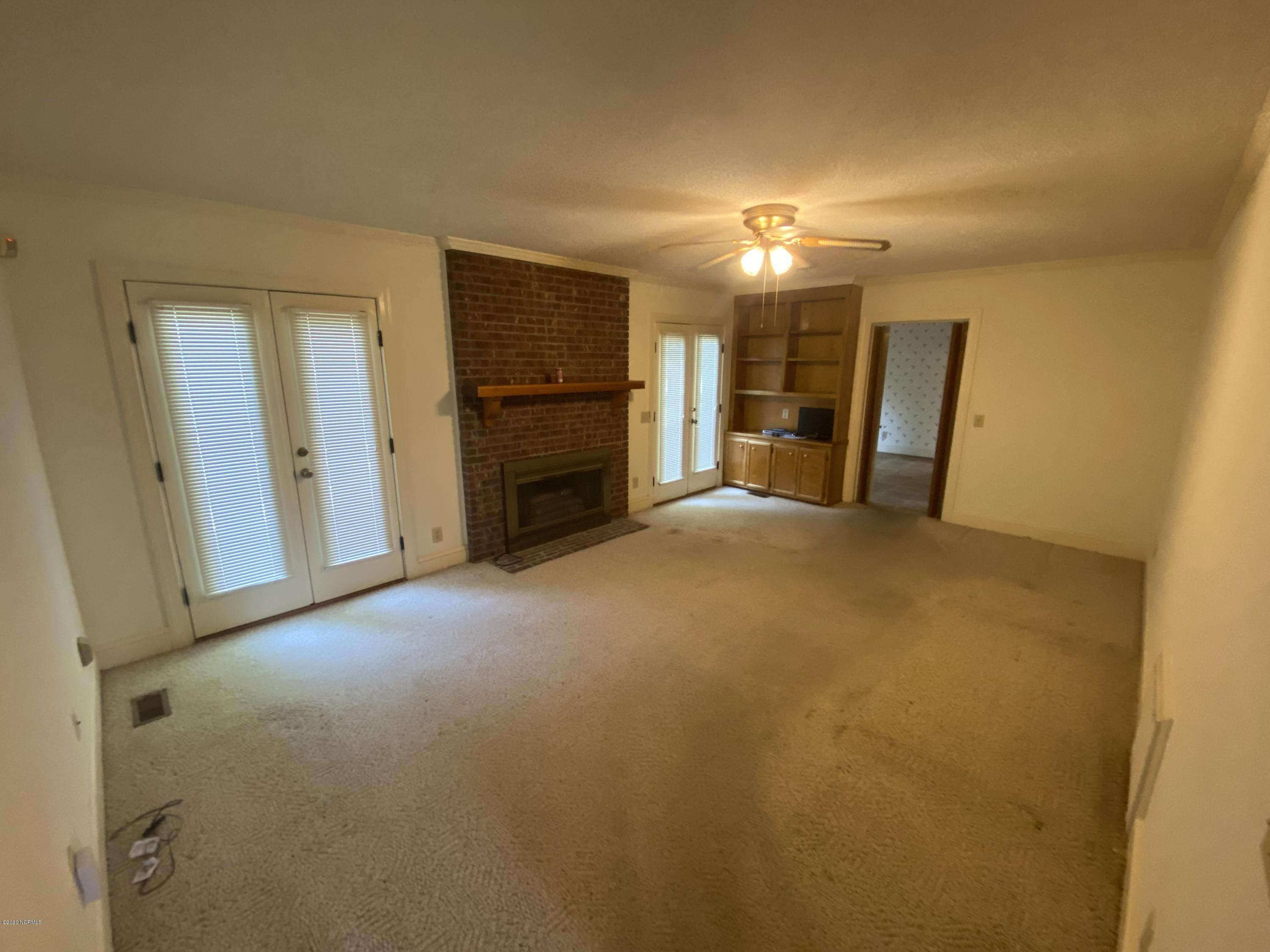2714 Fairfax Road Kinston, NC 28504 - Photo 7 of 21 Den