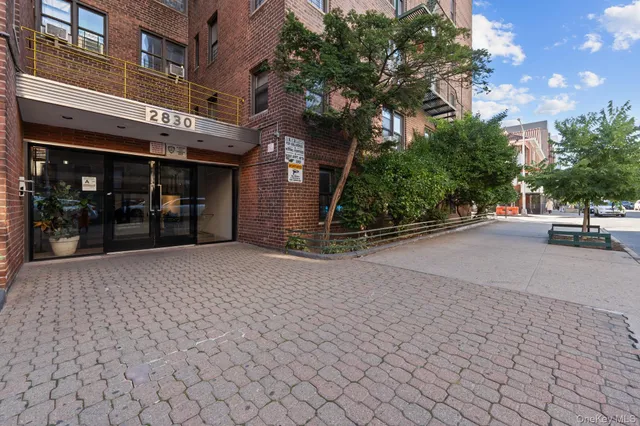 $200,000 | 2830 Briggs Avenue, Unit 4F | Fordham Manor