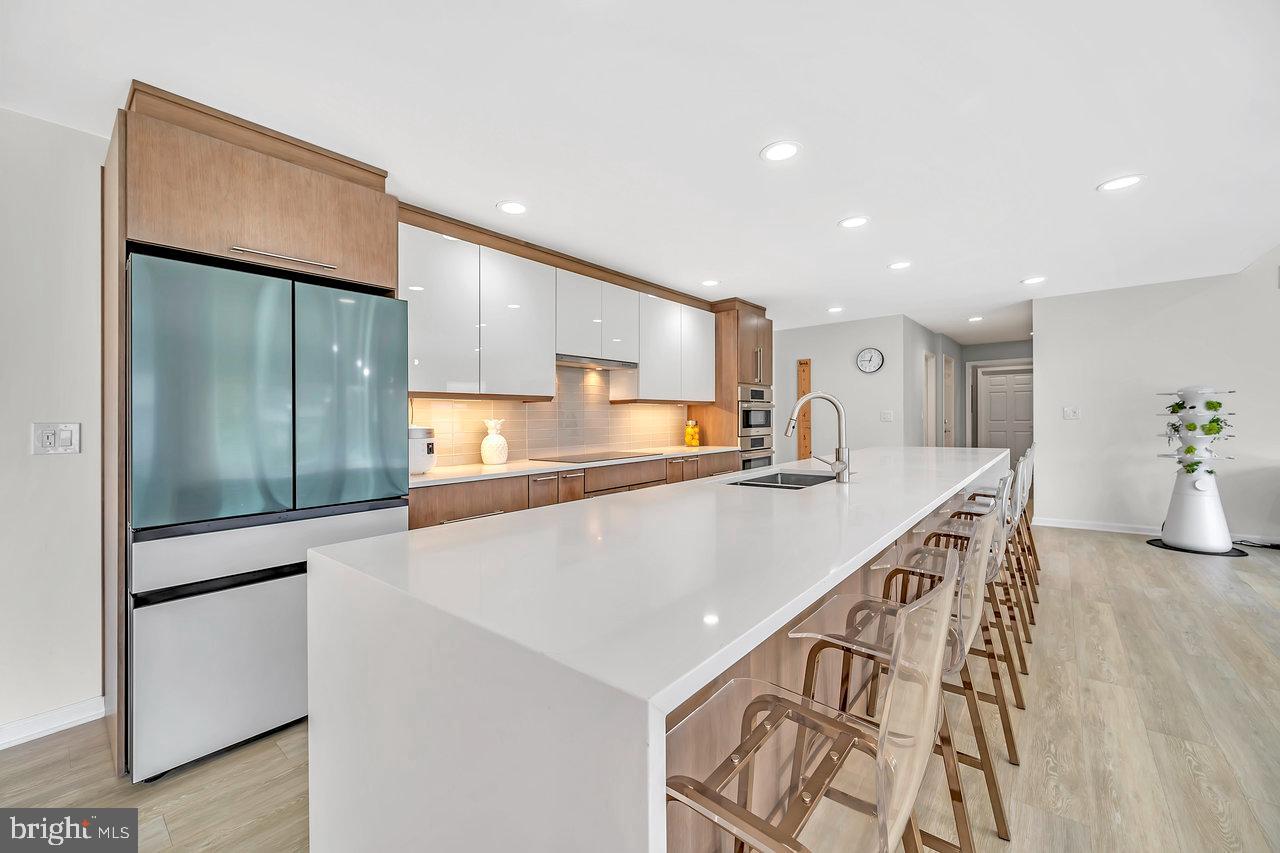 12 Parkview Road Cranbury, NJ 08512 - Photo 11 of 41 Gallery Image 11