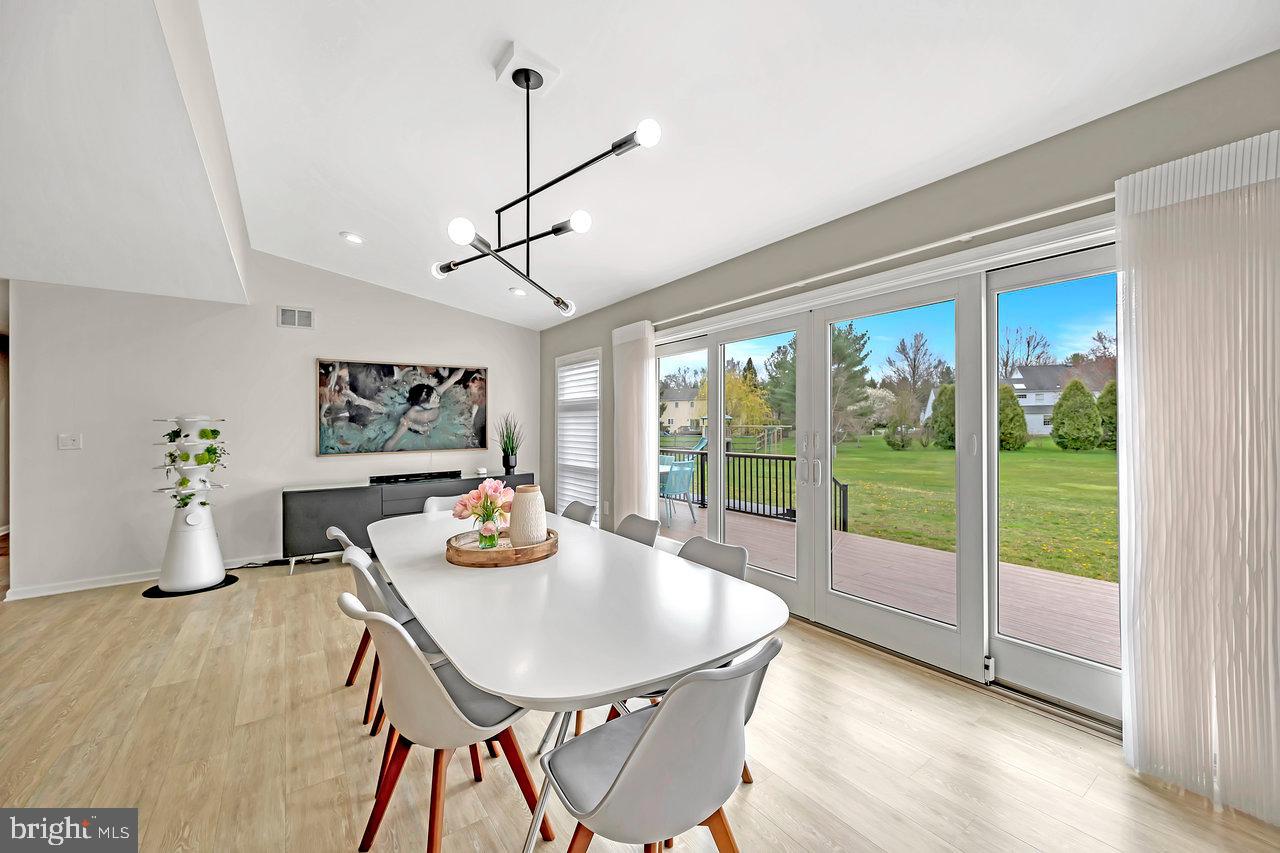 12 Parkview Road Cranbury, NJ 08512 - Photo 17 of 41 Gallery Image 17