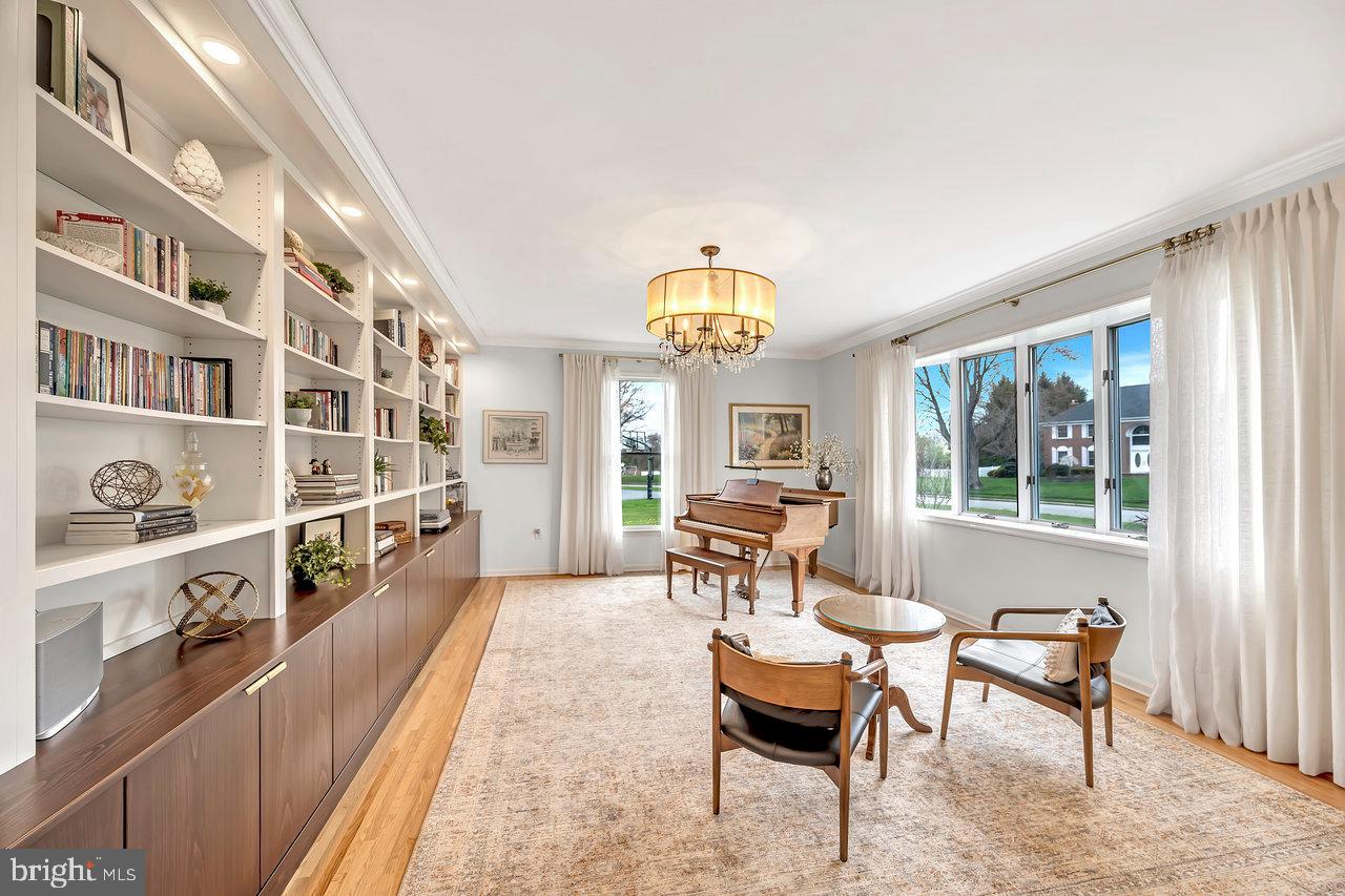 12 Parkview Road Cranbury, NJ 08512 - Photo 8 of 41 Gallery Image 8