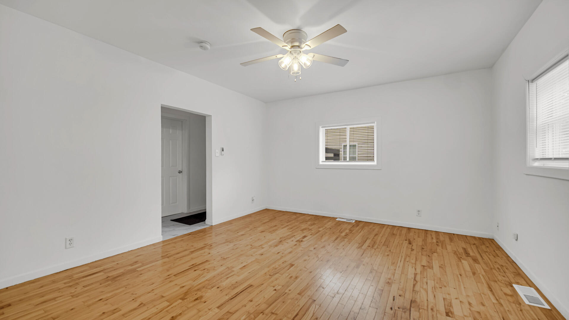555 Locust Street, Unit 1 Valparaiso, IN 46383 - Photo 3 of 11 1919x1080