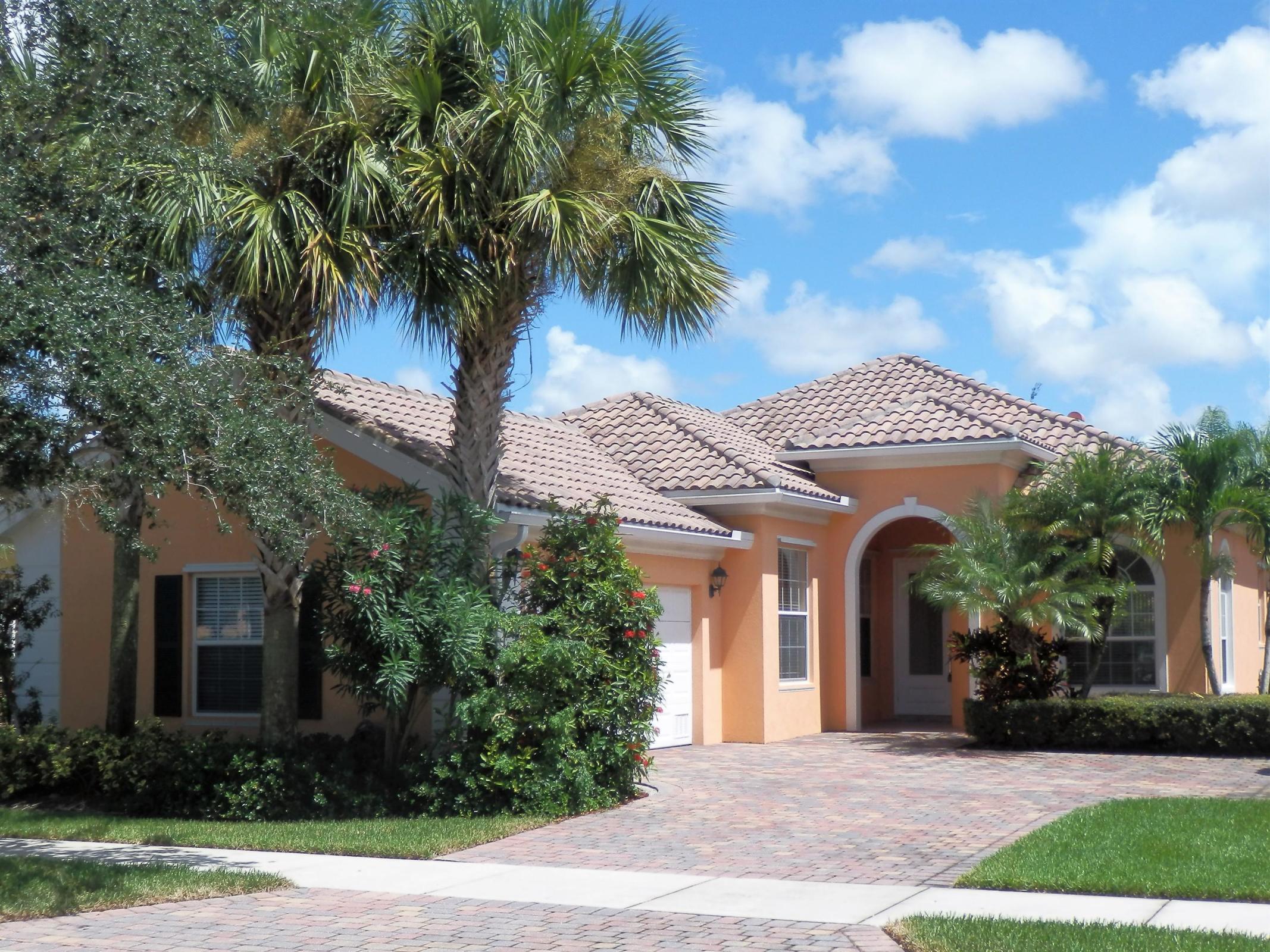 11547 Southwest Rockingham Drive Port St. Lucie, FL 34987 - Photo 2 of 28 20180827000229052590000000-o