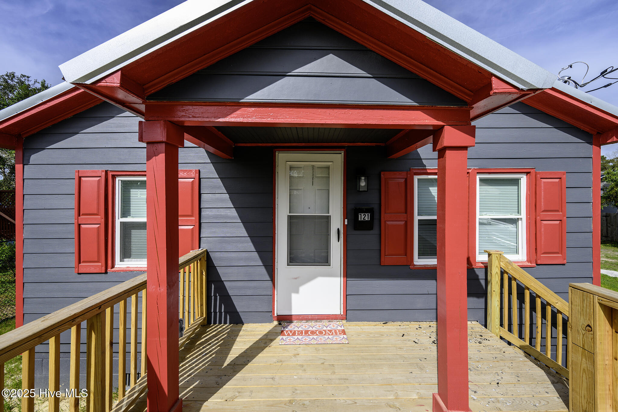 721 Hatties Lane New Bern, NC 28560 - Photo 22 of 33 Covered Front Porch