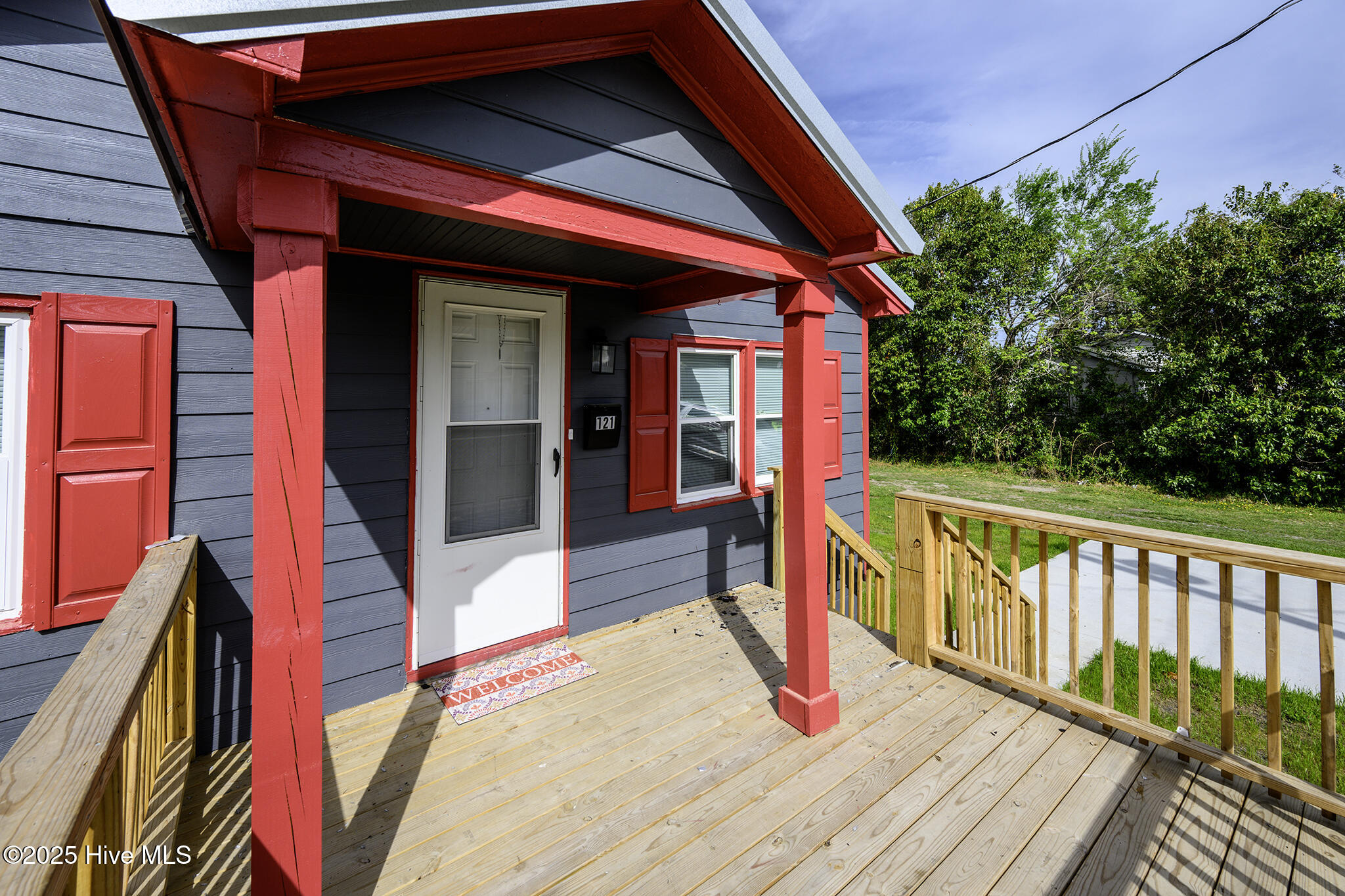721 Hatties Lane New Bern, NC 28560 - Photo 23 of 33 Covered Front Porch