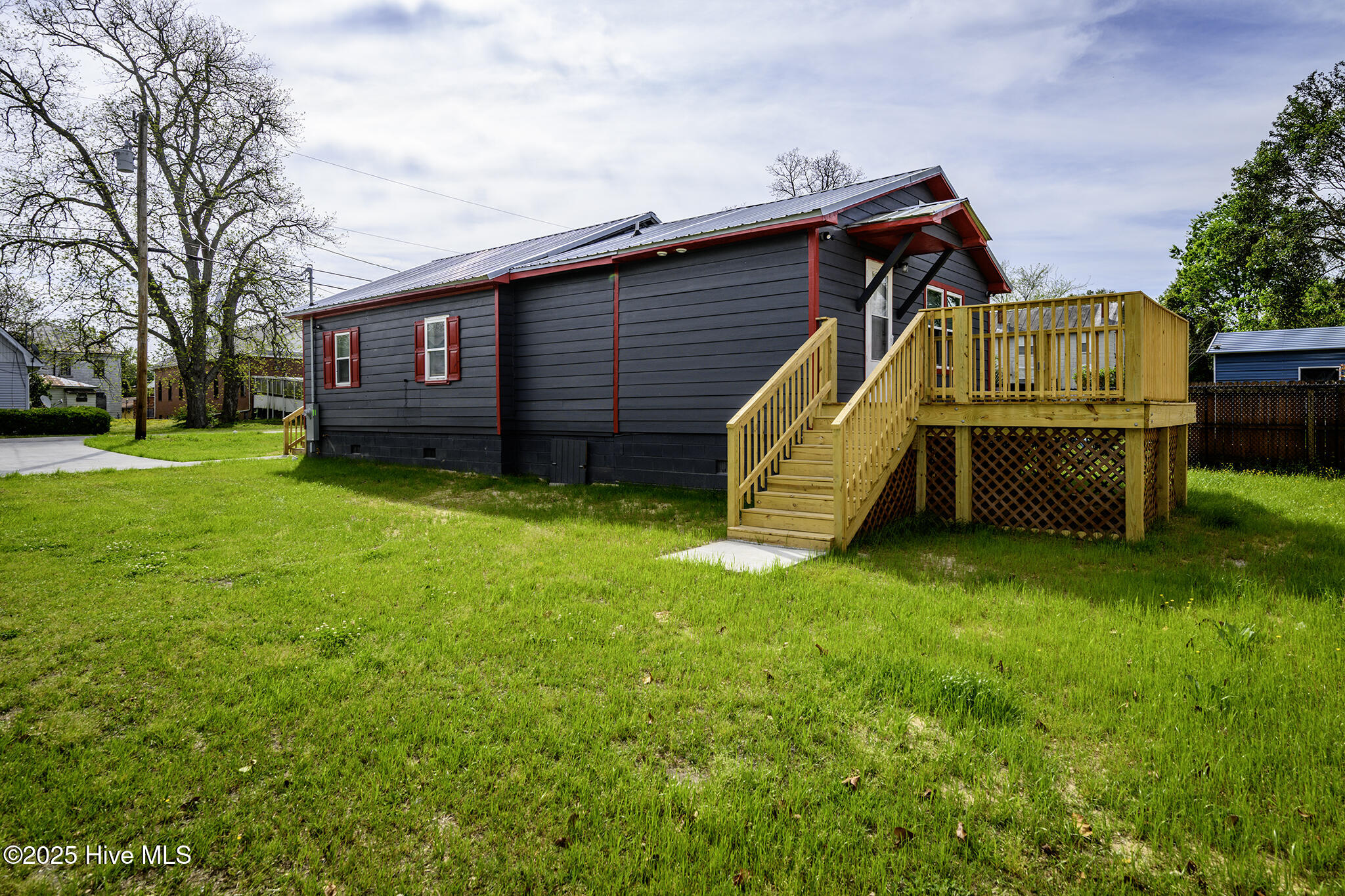 721 Hatties Lane New Bern, NC 28560 - Photo 27 of 33 721 Hatties Lane, New Bern, NC 28560