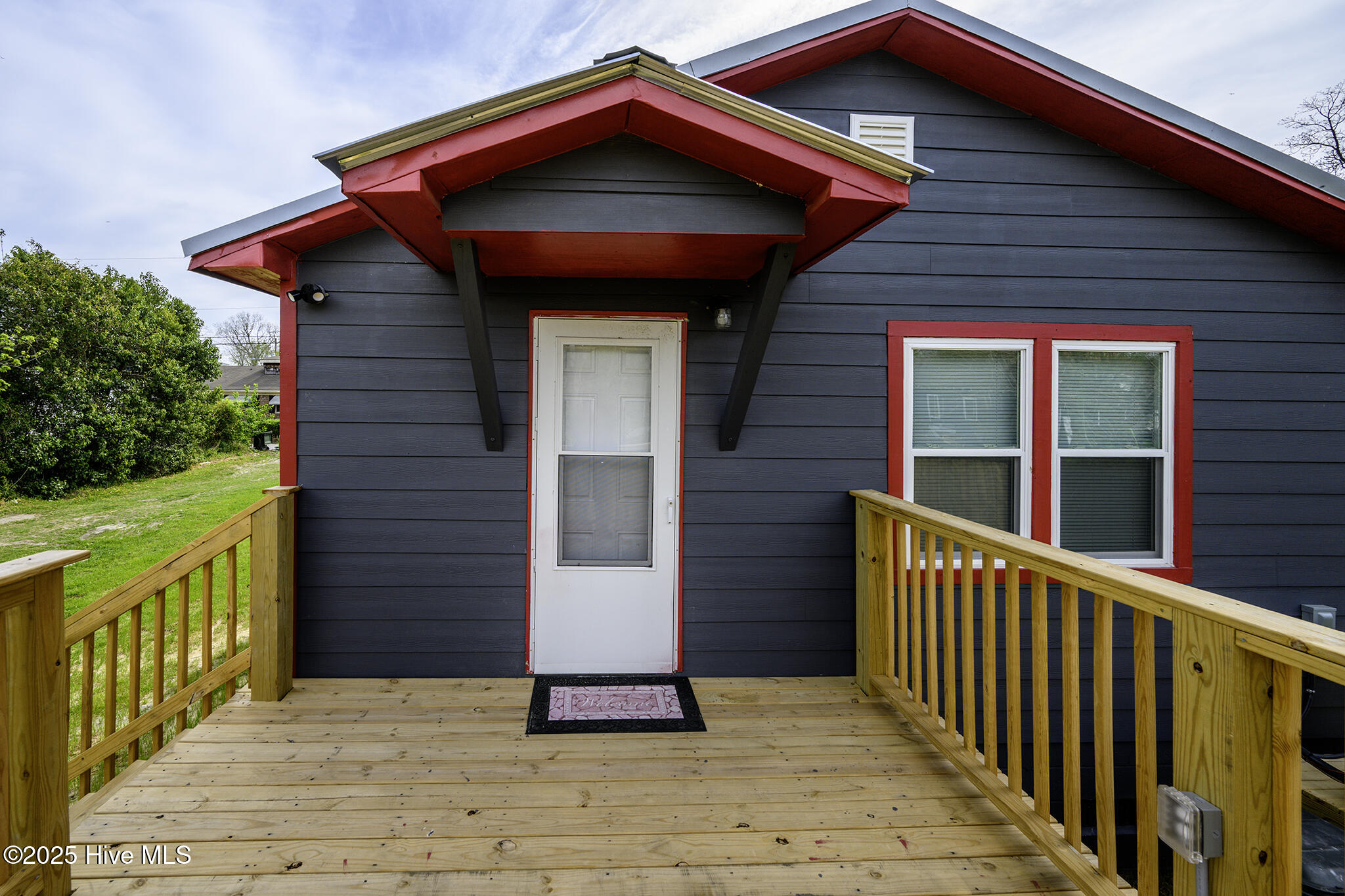 721 Hatties Lane New Bern, NC 28560 - Photo 31 of 33 Back Deck