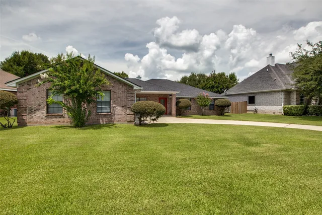 $335,000 | 5106 Greenwater Drive, Willis, TX 77318