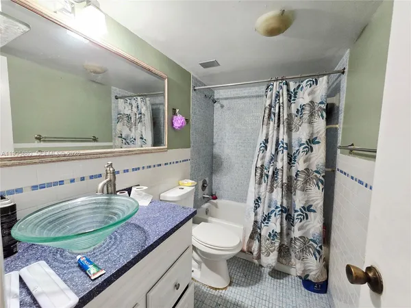 $169,900 | 1470 Northeast 125th Terrace, Unit 308, North Miami, FL 33161