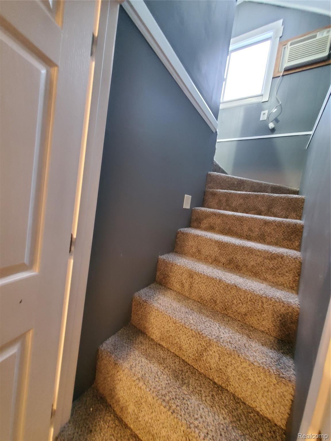 1397 South Graham Road Flint, MI 48532 - Photo 27 of 38 10) Stairs - 1397 S Graham Rd. Flint, MI