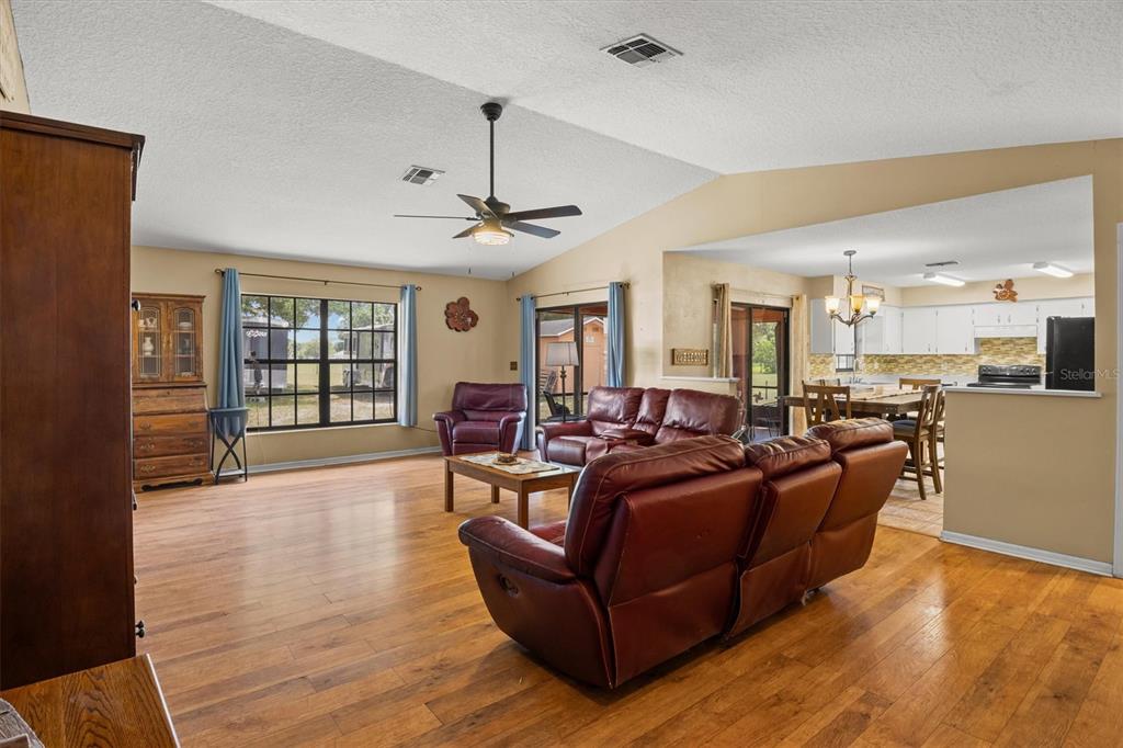 8675 Tom Costine Road Lakeland, FL 33809 - Photo 7 of 37