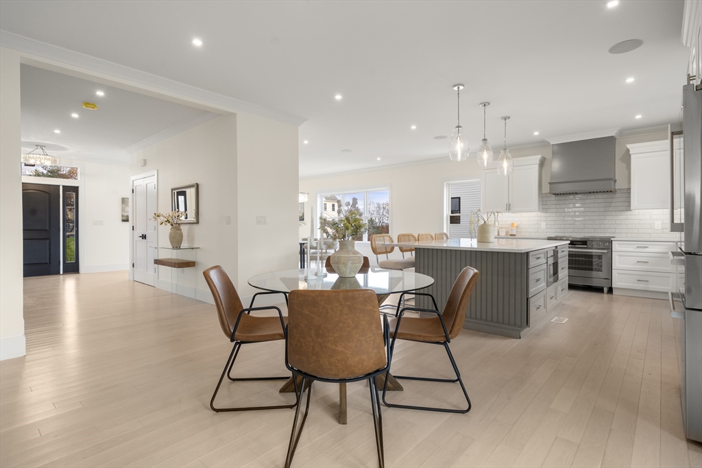 24 Mt Zion Road Melrose, MA 02176 - Photo 5 of 40