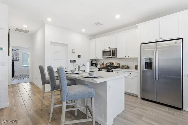 $385,000 | 364 Whitney Crest Street, Henderson, NV 89015