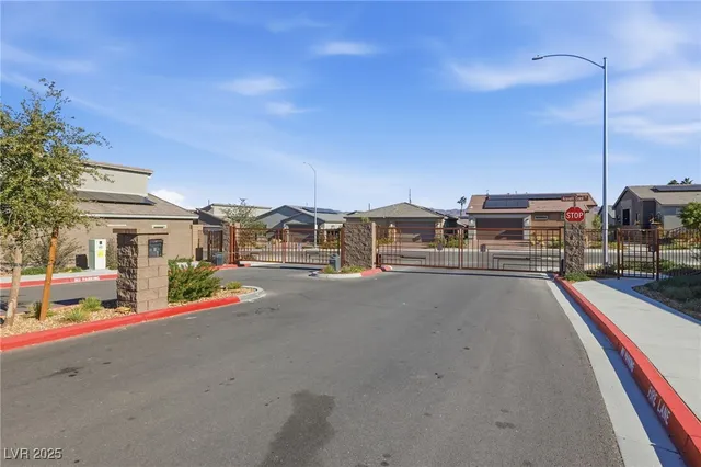 $385,000 | 364 Whitney Crest Street, Henderson, NV 89015