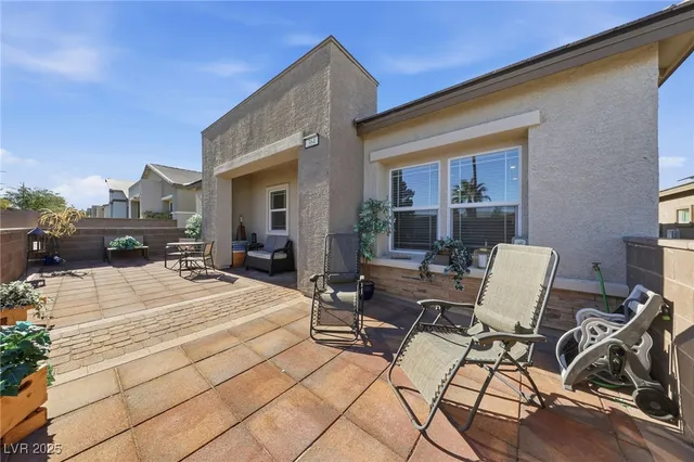 $385,000 | 364 Whitney Crest Street, Henderson, NV 89015
