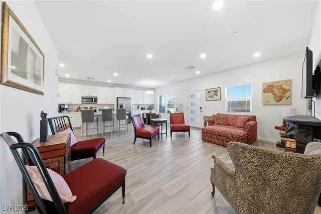 $385,000 | 364 Whitney Crest Street, Henderson, NV 89015