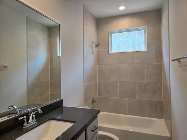 $2,395 | 611 Emile Street, Houston, TX 77020