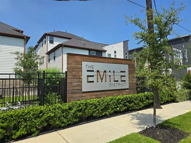$2,395 | 611 Emile Street, Houston, TX 77020