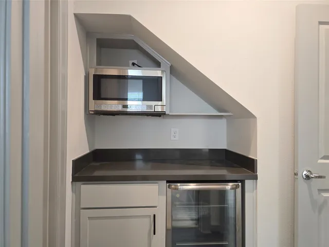 $2,395 | 611 Emile Street, Houston, TX 77020