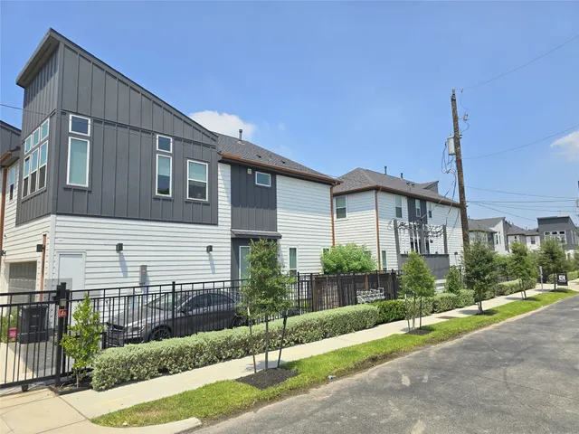 $2,395 | 611 Emile Street, Houston, TX 77020