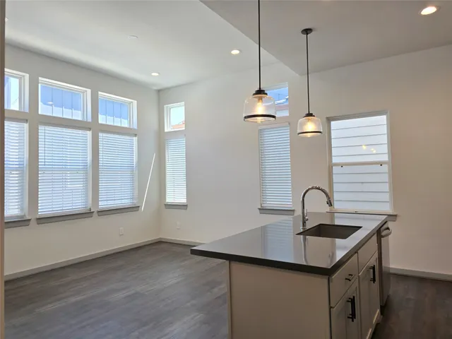 $2,395 | 611 Emile Street, Houston, TX 77020