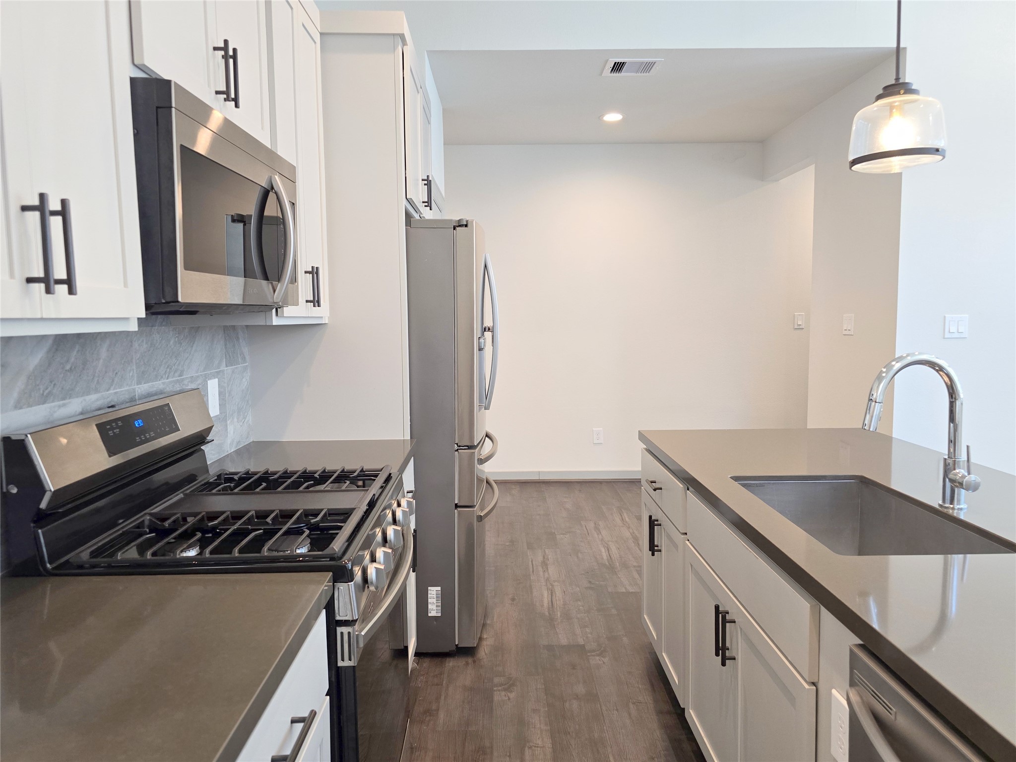 611 Emile Street Houston, TX 77020 - Photo 8 of 23