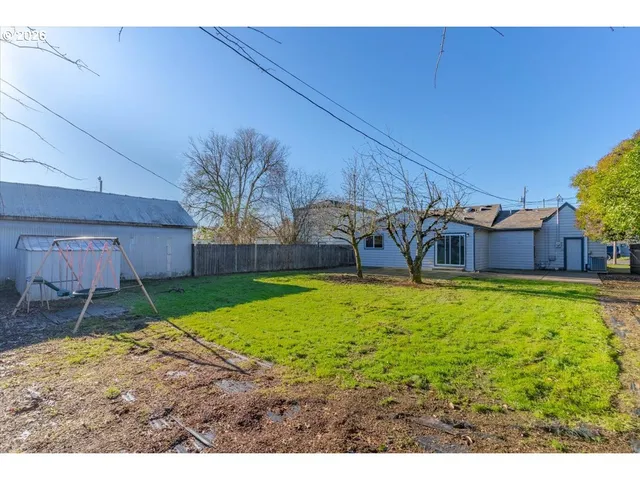 $330,500 | 1425 Calapooia Street Southwest, Albany, OR 97321