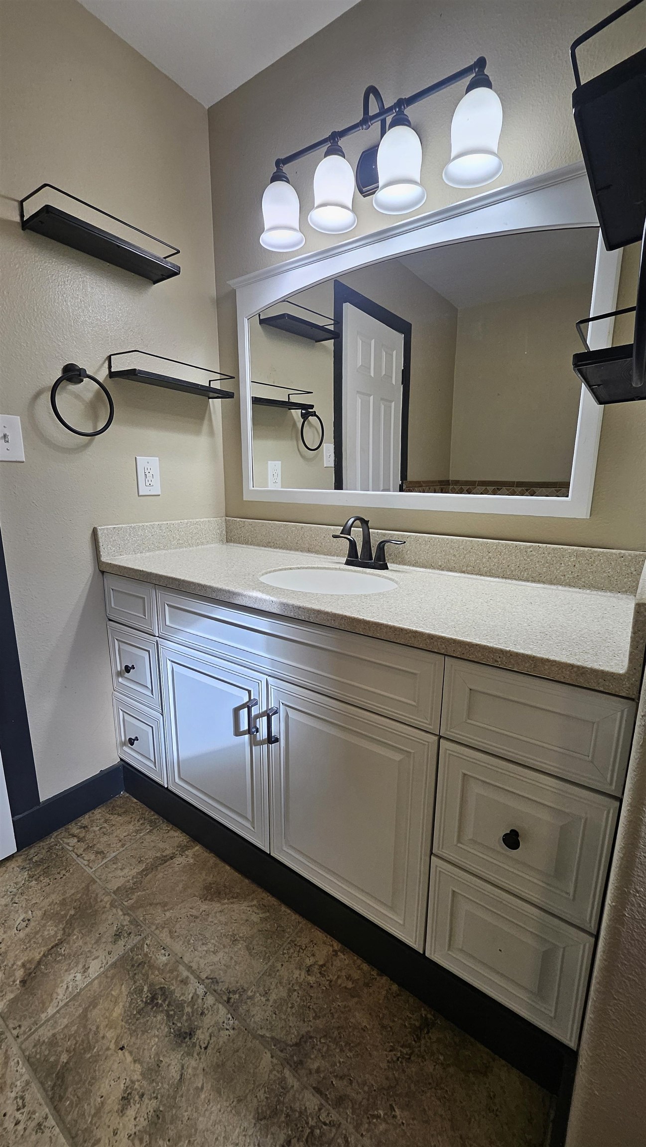 2290 Gregg Avenue Worland, WY 82401 - Photo 12 of 40