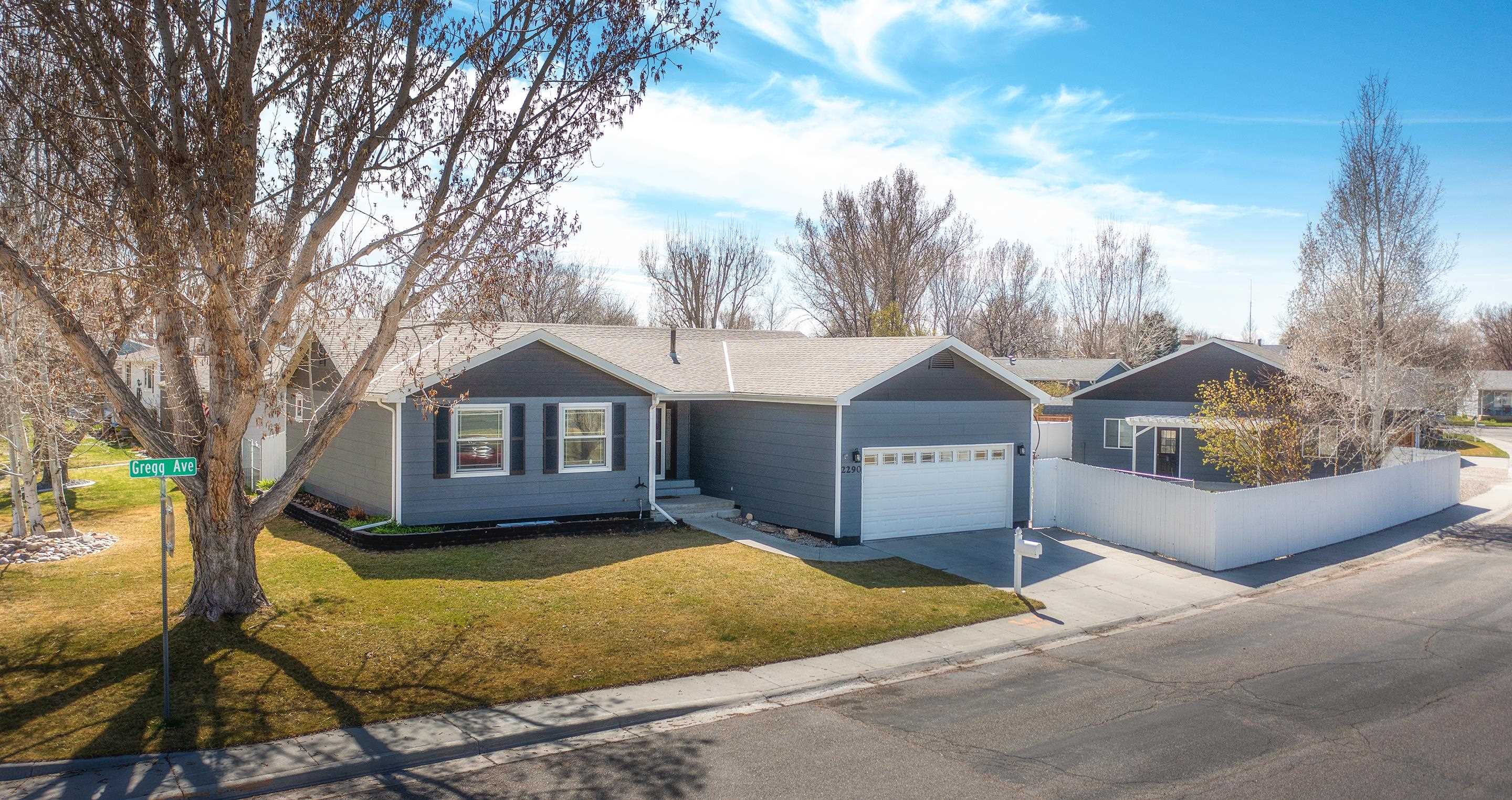 2290 Gregg Avenue Worland, WY 82401 - Photo 3 of 40