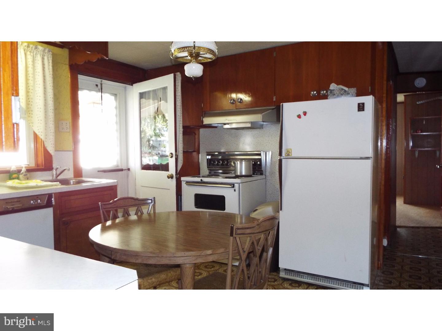 208 Park Road Valley View, PA 17983 - Photo 8 of 19 Kitchen