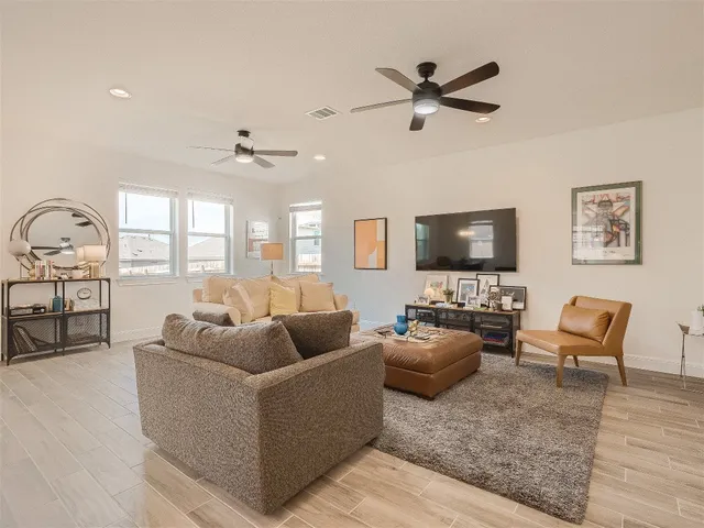 a view of entryway and workspace