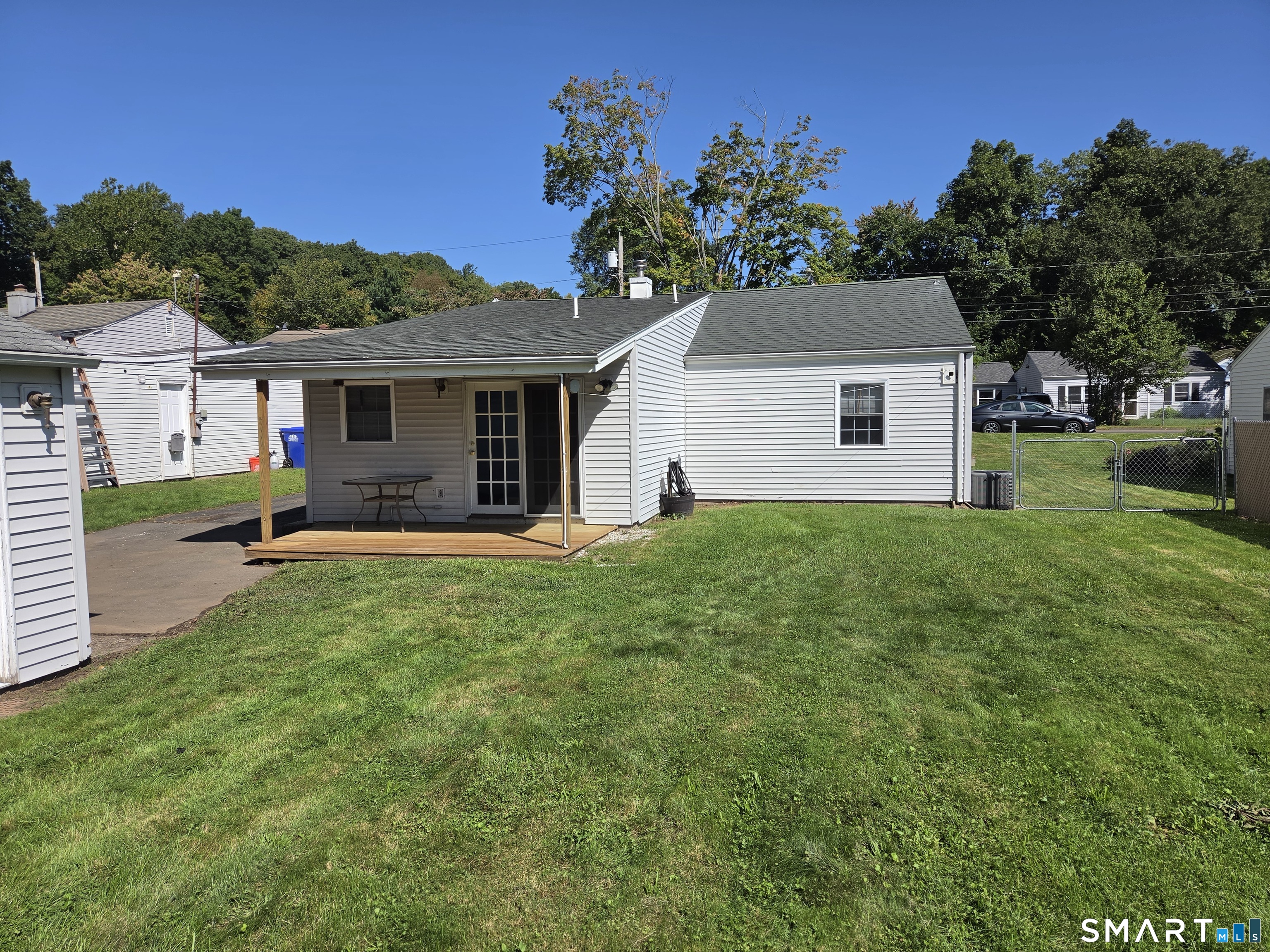 55 Circle Drive Wallingford, CT 06492 - Photo 12 of 15 Gallery Image 12
