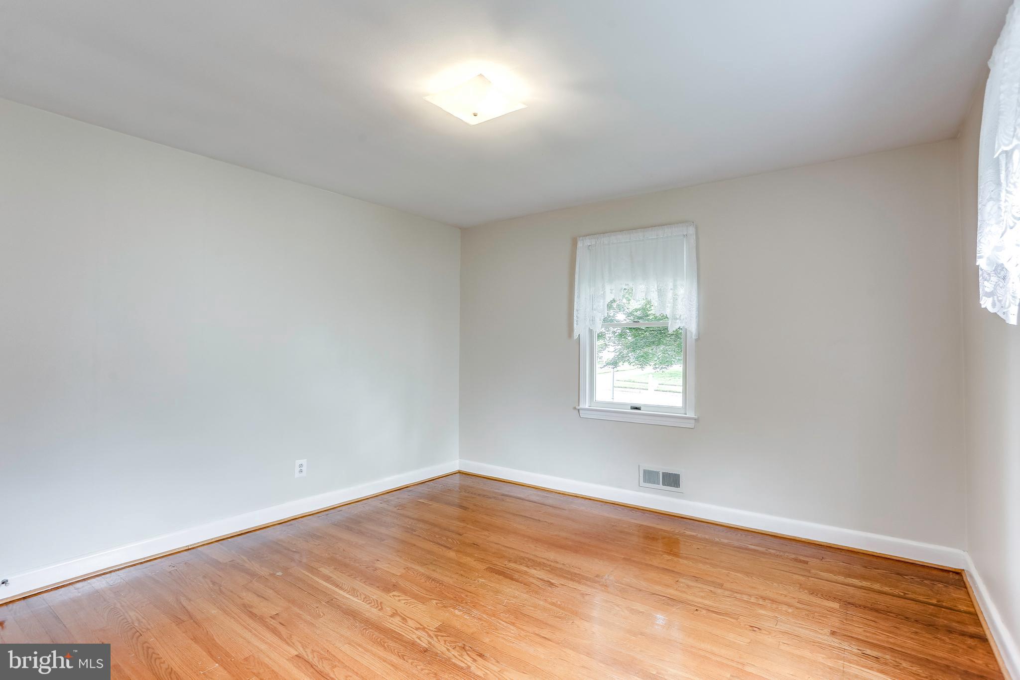 1813 Briarcliff Road Baltimore, MD 21234 - Photo 17 of 29 Bedroom