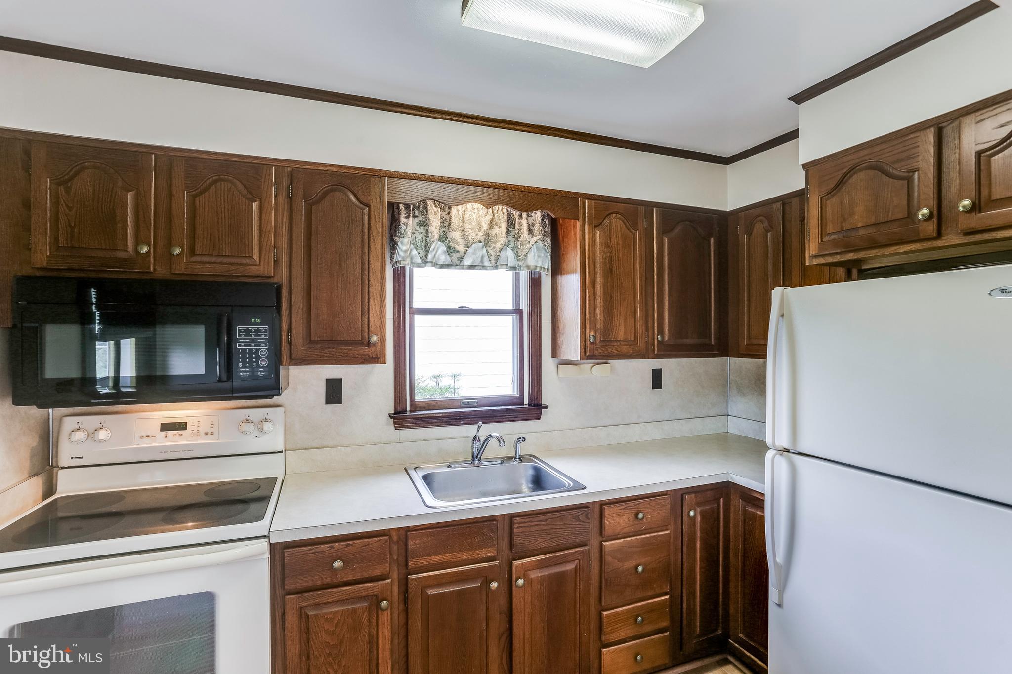 1813 Briarcliff Road Baltimore, MD 21234 - Photo 9 of 29 Kitchen