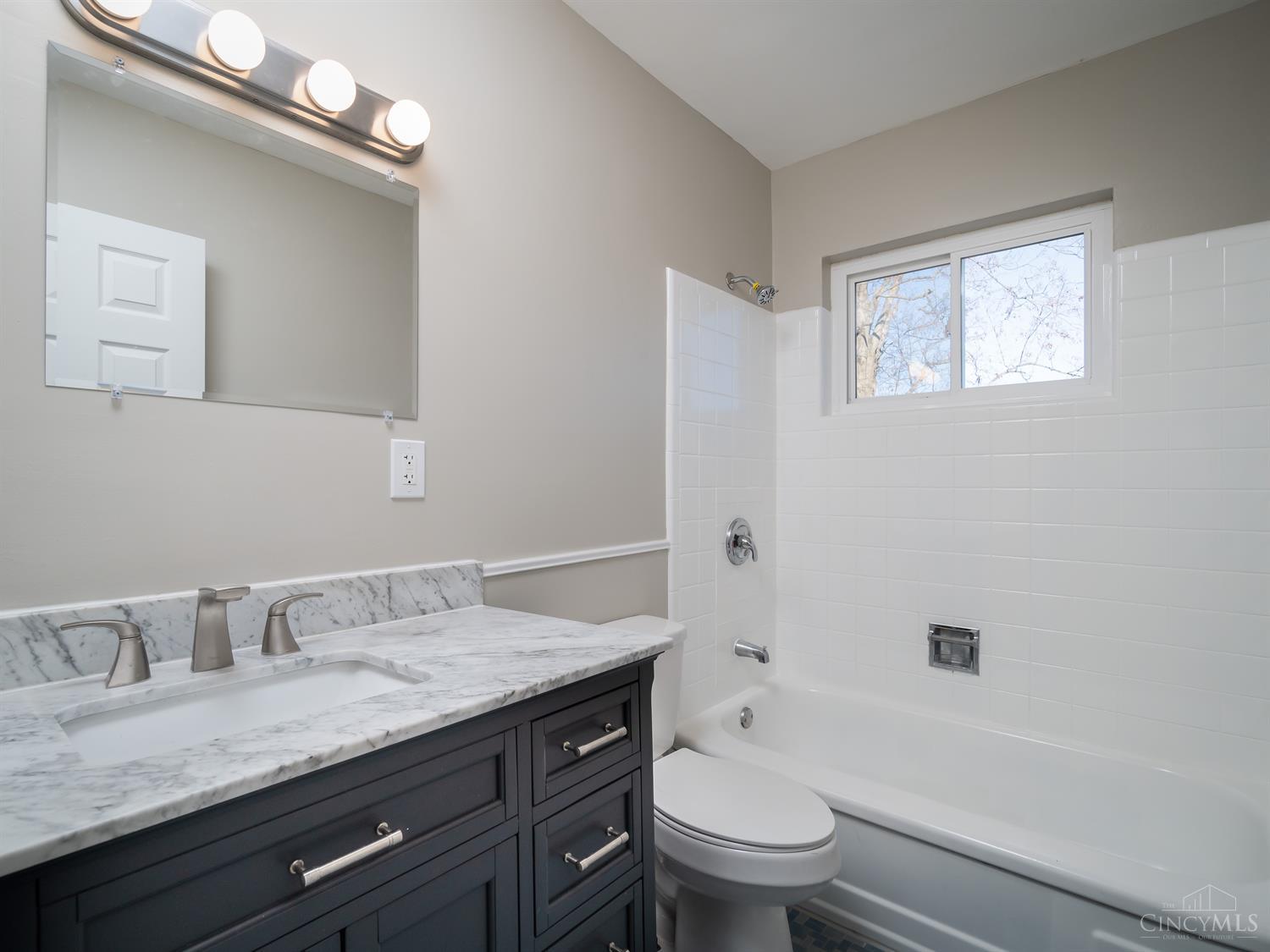 288 Riddle Road Woodlawn, OH 45215 - Photo 17 of 29